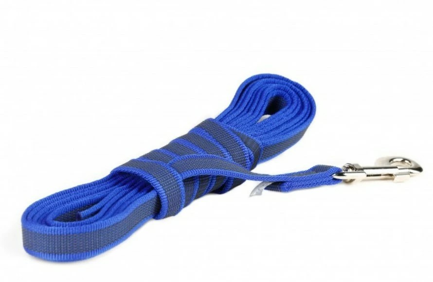 Julius K9 Laisse Longue Caoutchoutée Bleue Avec Poignée Pour Chiens 3 Julius K9 Laisse Longue Caoutchoutée Bleue Avec Poignée Pour Chiens